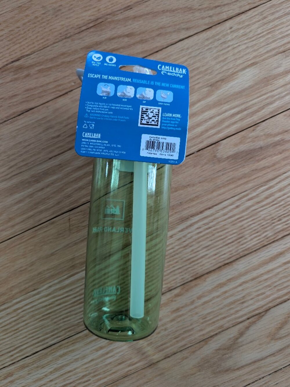 NEW CamelBak Eddy 0.6L (20 oz) Water Bottle with Straw BPA Free Spillproof green - Picture 4 of 8